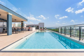Luxury 2BR, Ocean view from Balcony and Rooptop